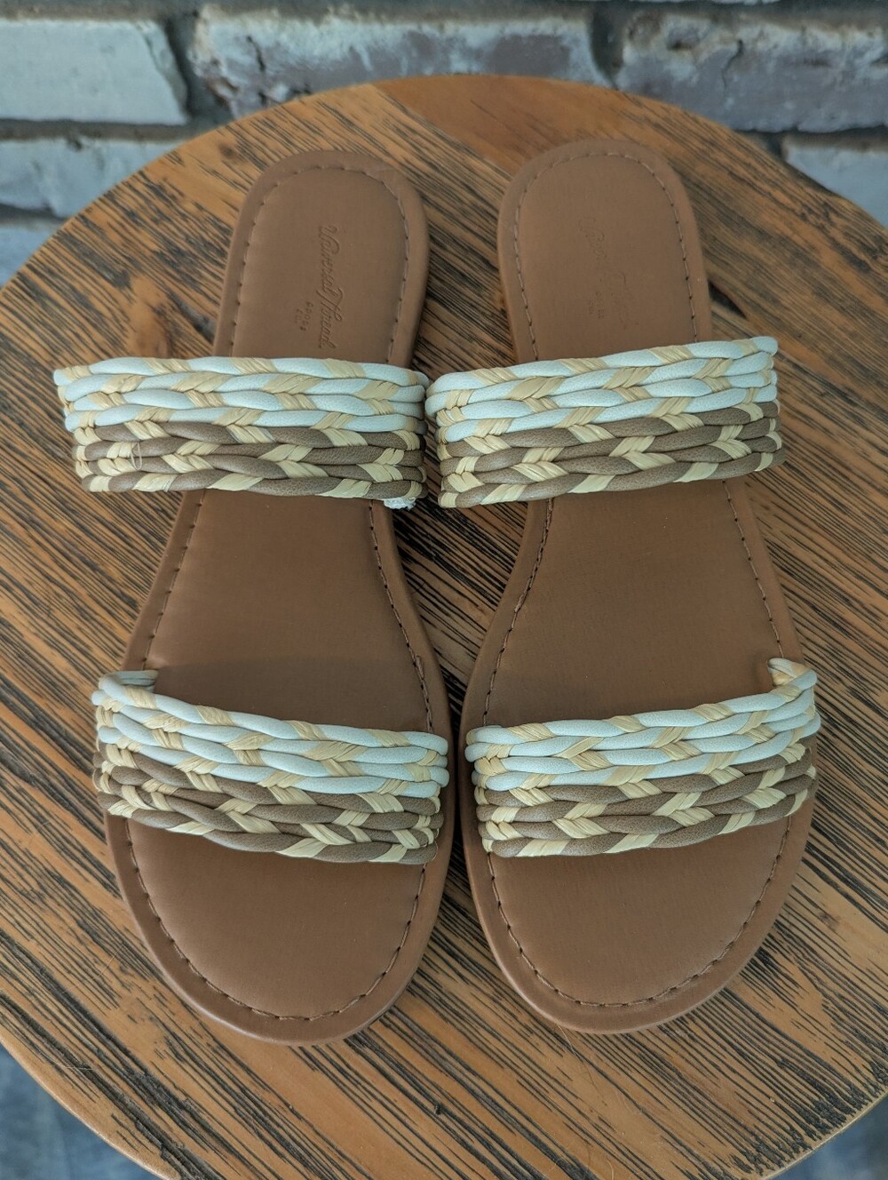 Universal Thread Anita Sandals in White/Cream/Natural